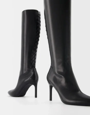 Bota tacón detalle cordón