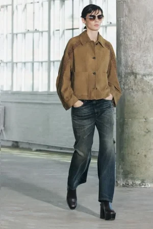 Chaqueta de Piel Bordada ZW Collection - 199,00 EUR
ZARA WOMAN COLLECTION