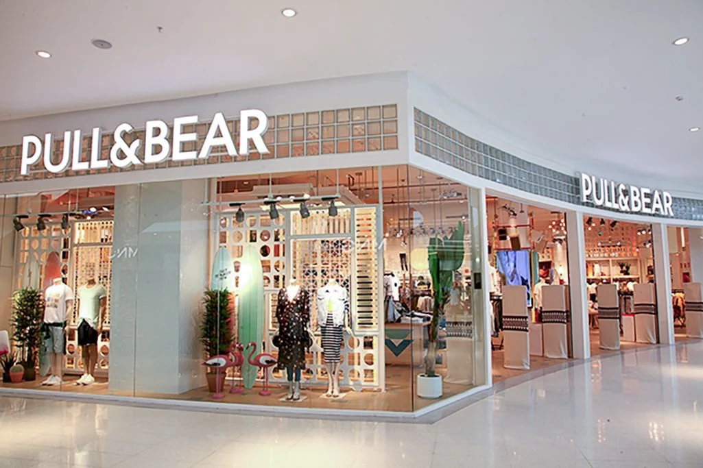 El abrigo acolchado de Pull&Bear que te mantendrá caliente y a la moda