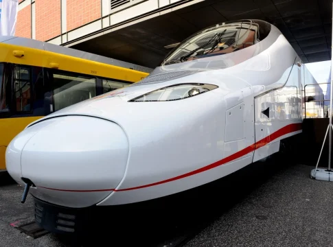 EuropaPress_5226492_avril_nuevo_tren_ave_talgo (2)