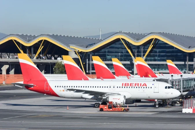 El crecimiento del turismo da alas al dividendo de Iberia 1 Merca2.es Aviones de Iberia en Barajas. Fuente: Agencias