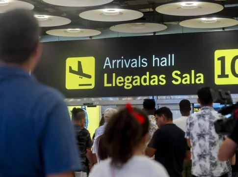 El déficit de trabajadores en Barajas por la falta de previsión de AENA castiga a los trabajadores y usuarios