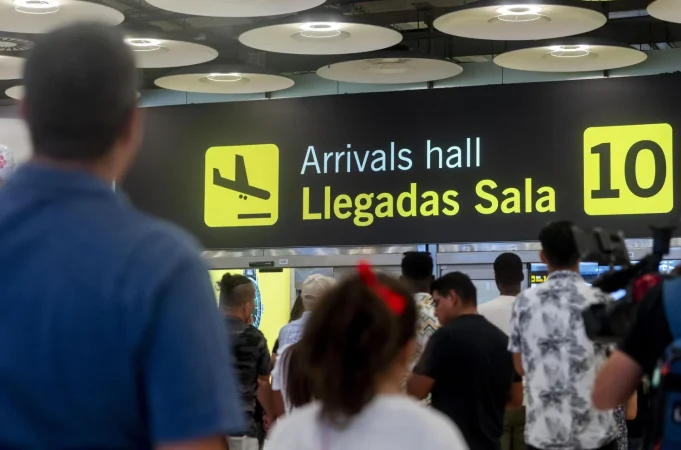 El déficit de trabajadores en Barajas por la falta de previsión de AENA castiga a los trabajadores y usuarios