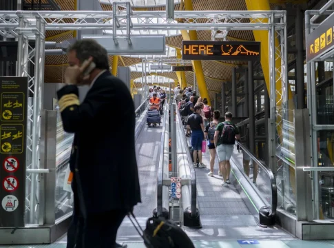 Las malas condiciones que sufren los trabajadores de AENA dañan el servicio en Barajas