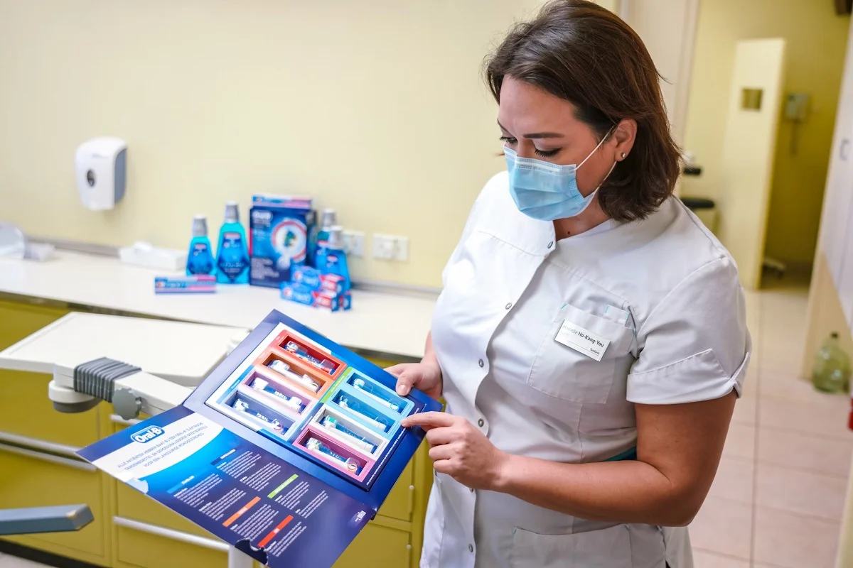 Descubre las ventajas de estudiar auxiliar de enfermería e higienista bucodental a distancia