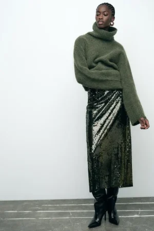 Zara reinventa el clásico jersey de cuello alto con detalles en relieve 24 Merca2.es JERSEY PUNTO SOFT