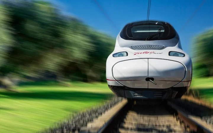 Los nuevos dueños de Talgo ya sufren por los retrasos en las entregas a Renfe 1 Merca2.es Tren de Talgo. Fuente: Agencias