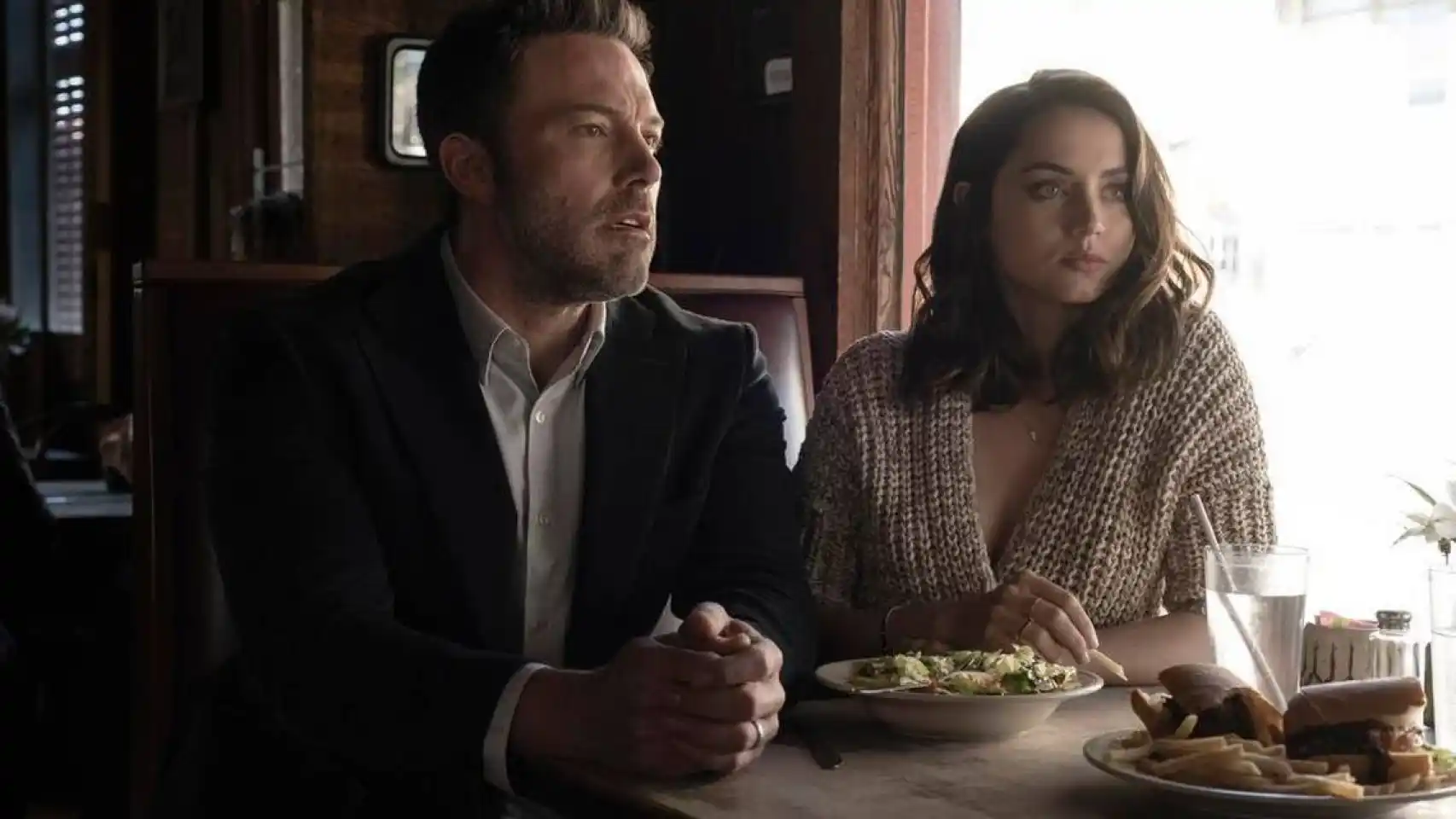 La relación de Ana de Armas y Ben Affleck en Prime Video se convierte en un peligroso juego sexual 2 Merca2.es Una historia de suspenso y amor basada en un reconocido bestseller norteamericano