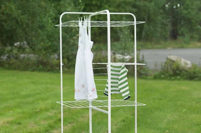 El truco del tendedero que hará más fácil tu invierno 108 Merca2.es El tendedero ideal para terminar con el problema de la ropa húmeda en casa