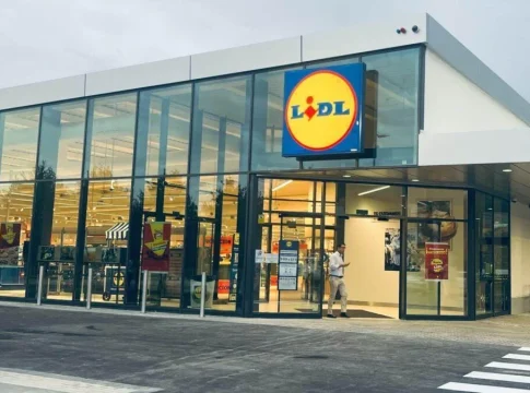 Lidl hace frente a la expansión de Aldi al acelerar su cuota de mercado Lidl hace frente a la expansión de Aldi al acelerar su cuota de mercado