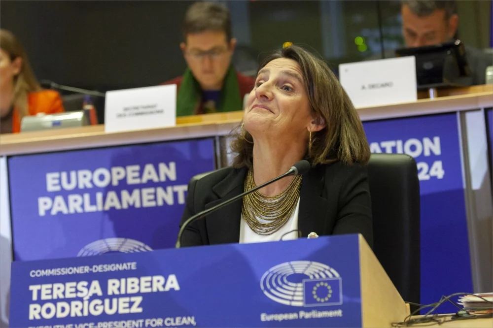 La Ribera ‘europea’ esquiva el fango de la DANA y escurre el bulto nuclear