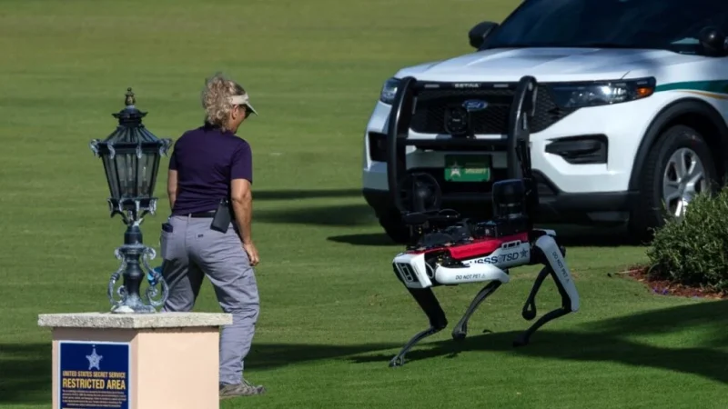 Donald Trump utiliza perros-robot guardianes 15 Merca2.es Trump robot