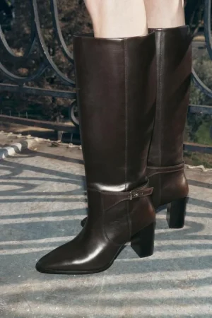 BOTA TACÓN HEBILLA PIEL