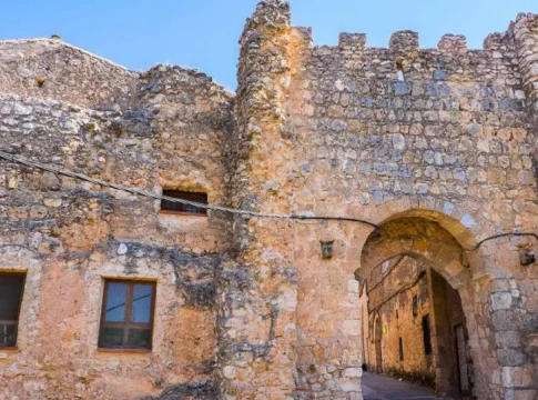 El pueblo medieval de Segovia donde los buitres superan en número a los habitantes 1 pueblo-medieval
