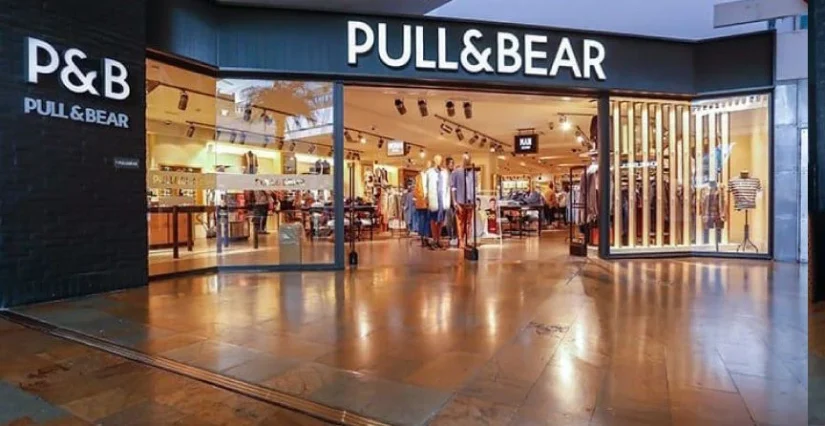 Inditex apuesta por el bolsillo del consumidor en EE. UU.: precios sin subidas mientras la competencia los incrementa 27 Merca2.es El vestido de Pull&Bear que mezcla comodidad y elegancia como ninguno