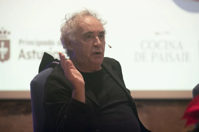 Las 25 personas más influyentes en España en el área de la gastronomía 11 Merca2.es EuropaPress 6386436 cocinero ferran adria gala homenaje diez cocineros mas influyentes historia Merca2.es