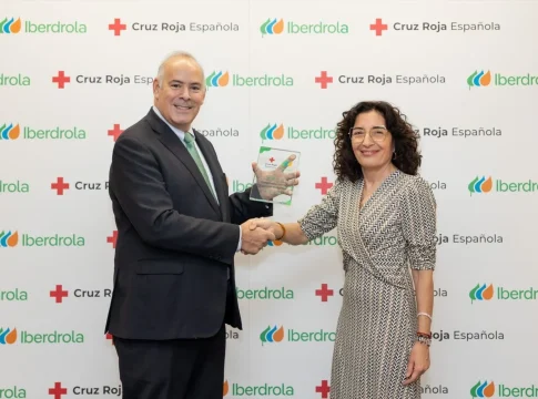 EuropaPress_6427271_mario_ruiz_tagle_ceo_iberdrola_espana_maria_mar_pageo_presidenta_cruz_roja