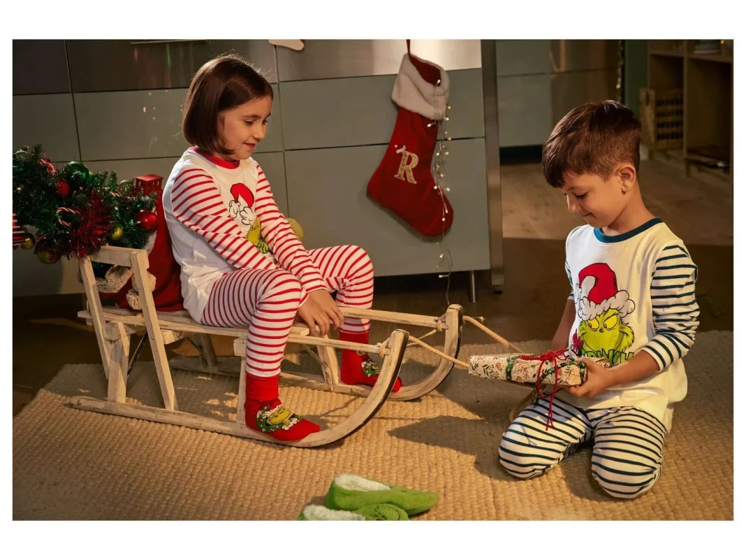 Pijama navideño infantil El Grinch: diversión y comodidad para los más pequeños a solo 6,99 €