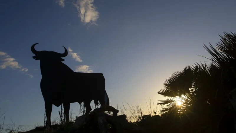 El nacimiento de un ícono: la historia del toro de Osborne