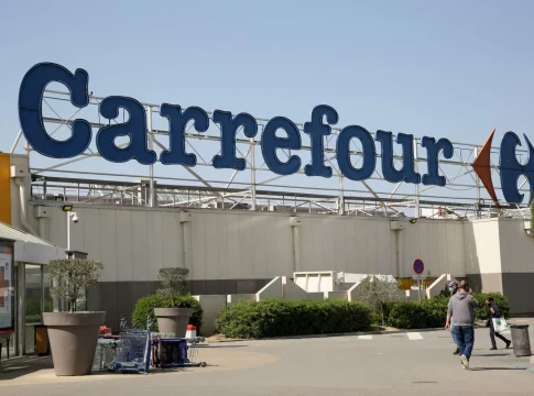 Los problemas de Carrefour se extienden y atacan directamente a su negocio en Brasil Carrefour, Alcampo y Lidl en el disparadero por ofrecer tomates del Sáhara y engañar en el etiquetado