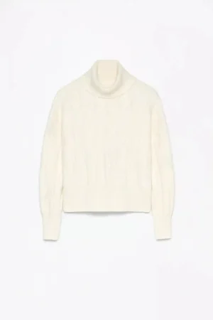 5 jerséis gorditos de Lefties para llevar con pantalones elegantes en cenas y reuniones 88 Merca2.es Lefties trenzado