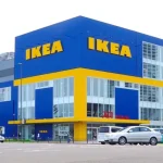 El organizador colgante de Ikea por menos de 10 euros que soluciona el caos de las camisetas en armarios pequeños
