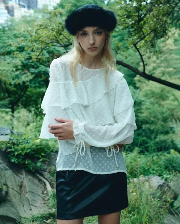 Las 5 blusas más elegantes de Sfera para llevar con vaqueros los fines de semana 63 Merca2.es Sfera plumeti