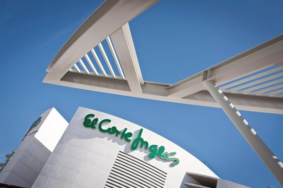 El Corte Inglés aprovecha las cajas clásicas ante la problemática de la tecnología