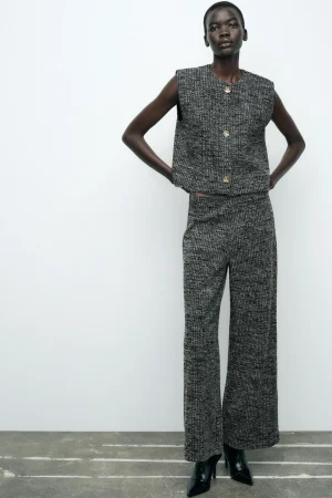 Zara tiene los 5 mejores pantalones anchos para llevar con zapatos planos 7 Merca2.es Zara textura