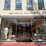 Brunello Cucinelli quiere llegar a más clientes sin perder exclusividad: aumentará su producción hasta un 7% anual 1 Merca2 Brunello Cucinelli