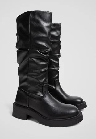 Stradivarius lanza las botas militares que son el must-have de la temporada 16 Merca2.es Botas altas slouchy planas