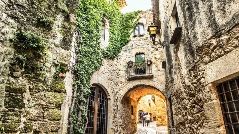 Besalú, el pueblo catalán famoso por su ambiente medieval 62 Merca2.es ¿Qué se entiende por mikvah?