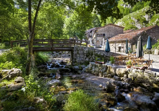 Es el último pueblo de Asturias al que no se puede acceder por carretera