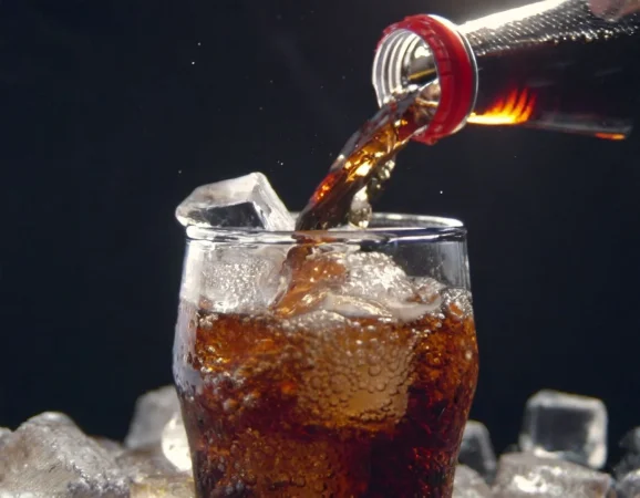 La difusión a nivel mundial de Coca Cola tuvo lugar en la década de los 20