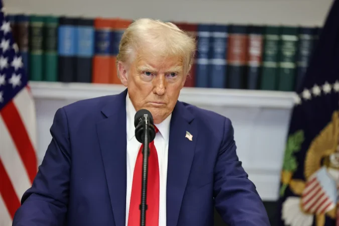 JD Sports acelera en EEUU y Europa, pero avisa: el ciclo del calzado y la debilidad del consumo presionan al negocio 3 Merca2.es Trump arremete contra Powell y la Fed después de la decisión de mantener tipos