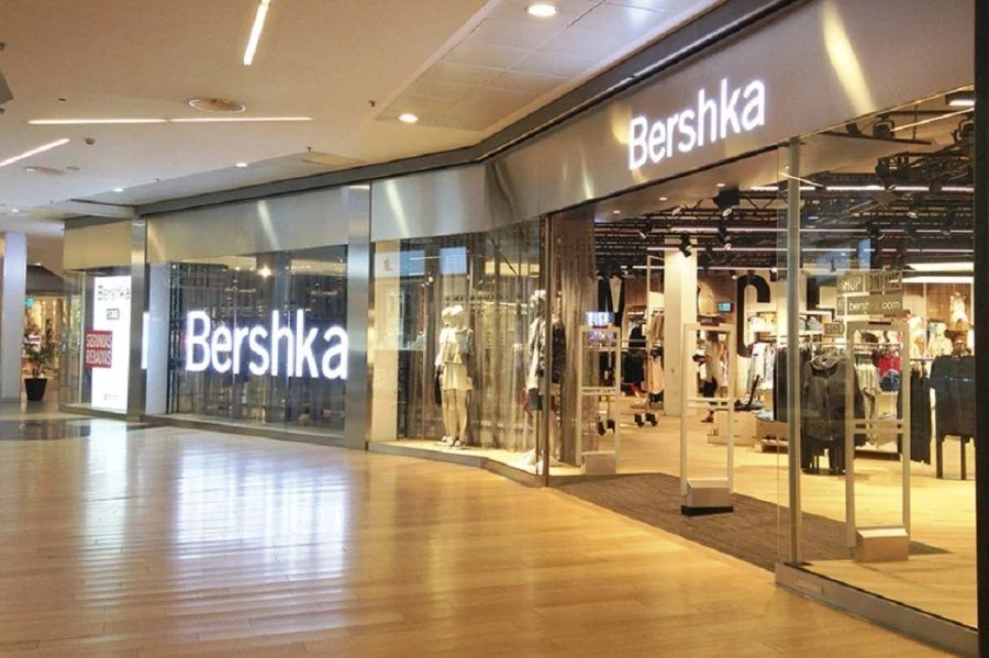 El nuevo vestido denim de Bershka que te hará olvidar a los vaqueros por un rato