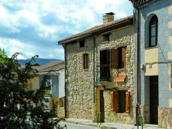 El pueblo a menos de una hora de Madrid donde disfrutar de un patrimonio cultural fuera de lo común 65 Merca2.es Rascafría es un destino apto para los gustos de todos