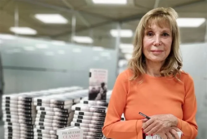 Pilar Eyre habla sin tapujos sobre la presunta hija secreta de Felipe VI: "Es igual que él" 53 Merca2.es Pilar Eyre sigue descubriendo secretos oscuros de la Monarquía Española