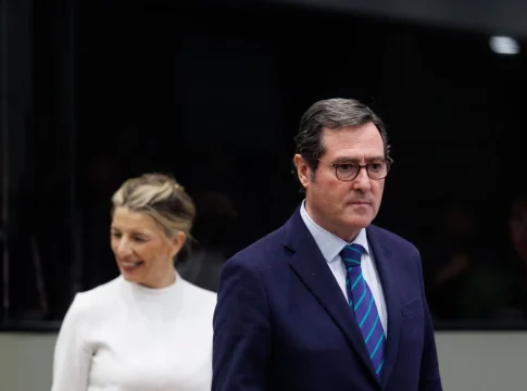 EuropaPress_5007877_vicepresidenta_segunda_ministra_trabajo_economia_social_yolanda_diaz (3) Díaz