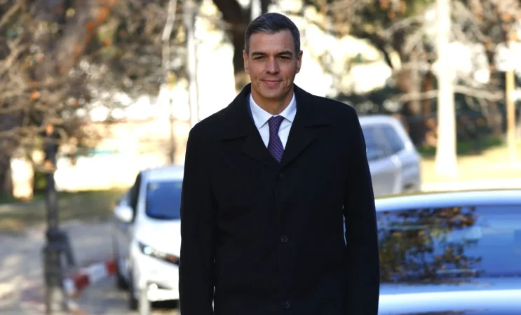 EuropaPress 6411711 presidente gobierno pedro sanchez llegada tanatorio san isidro 17 diciembre e1736491731932 Merca2.es