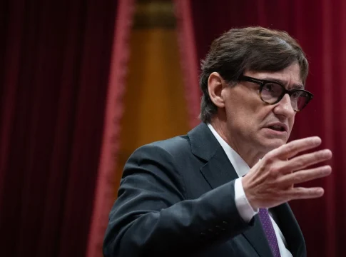 EuropaPress_6413708_presidente_generalitat_salvador_illa_interviene_pleno_parlament_cataluna_18