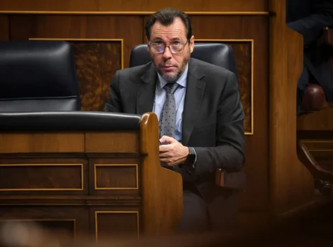 EuropaPress_6415491_ministro_transportes_movilidad_sostenible_oscar_puente_pleno_congreso