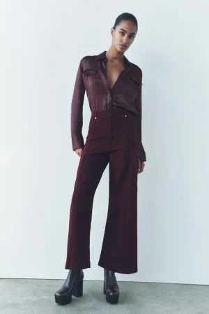 Piernas preciosas e imponentes con el pantalón de Zara que estiliza 48 Merca2.es Jeans ZW Collection Wide Leg de Zara: la tendencia perfecta al mejor precio