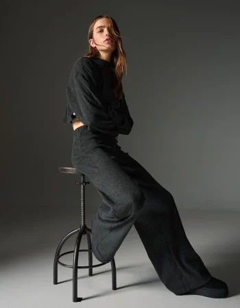 Jersey cuello perkins y pantalón wide leg rib soft touch