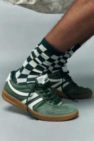 Las zapatillas retro de Pull&Bear arrasan en las rebajas de enero