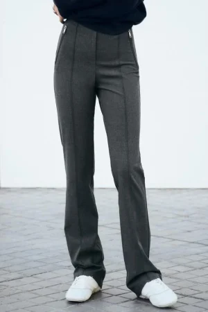 Piernas preciosas e imponentes con el pantalón de Zara que estiliza 47 Merca2.es Leggings con bolsillos y cremalleras de Zara: elegancia y comodidad en una prenda única