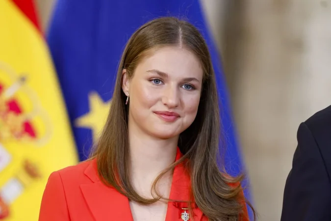 Una imagen comprometida: Leonor en un pub en Chile