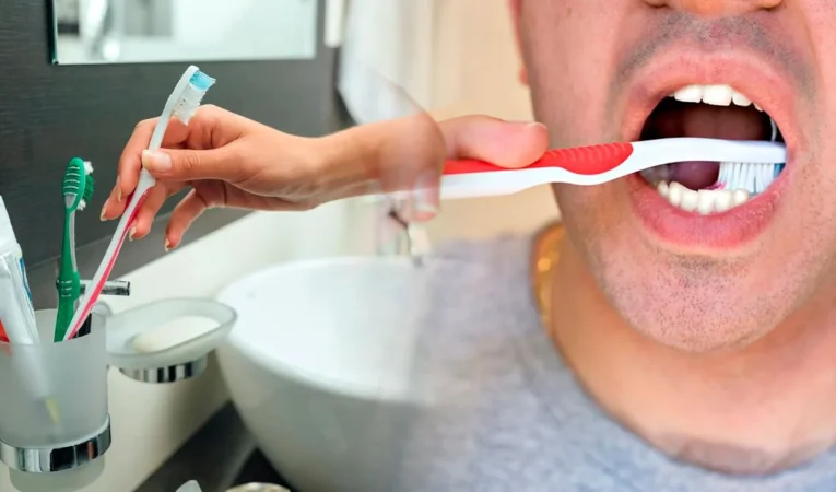 No dejes nunca el cepillo de dientes en este sitio, es por tu propia salud 123 Merca2.es ¿Cómo se originó el cepillo de dientes?