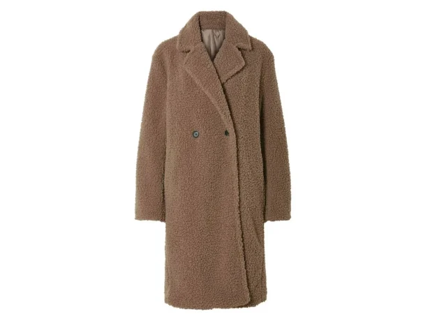 El abrigo por menos de 20 euros que todos deben tener en su armario