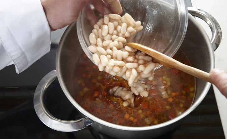 Vamos ahora con los pasos que debes seguir para un suculento guiso de Cascote